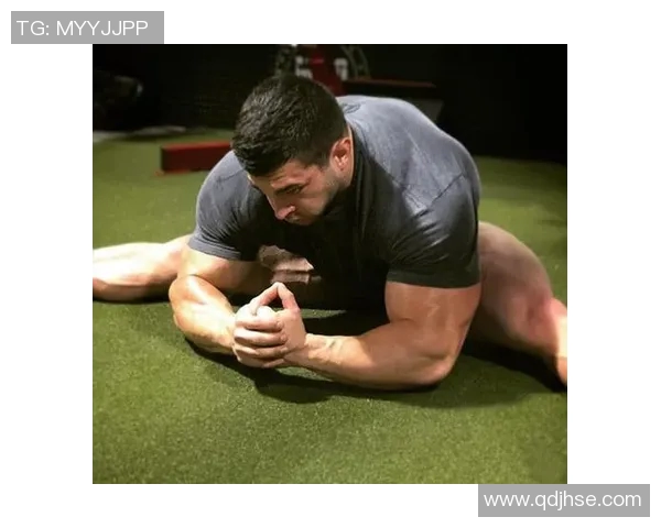 足球明星浩克的健美身材揭秘与训练秘诀分享